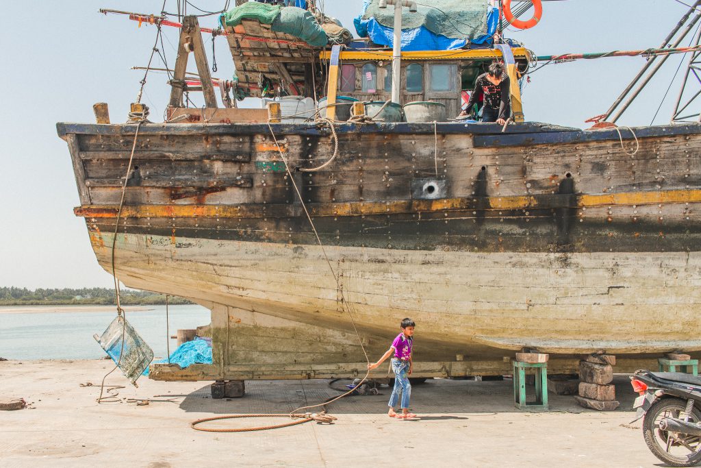 The call of the sea still has an echo in Vanakbara