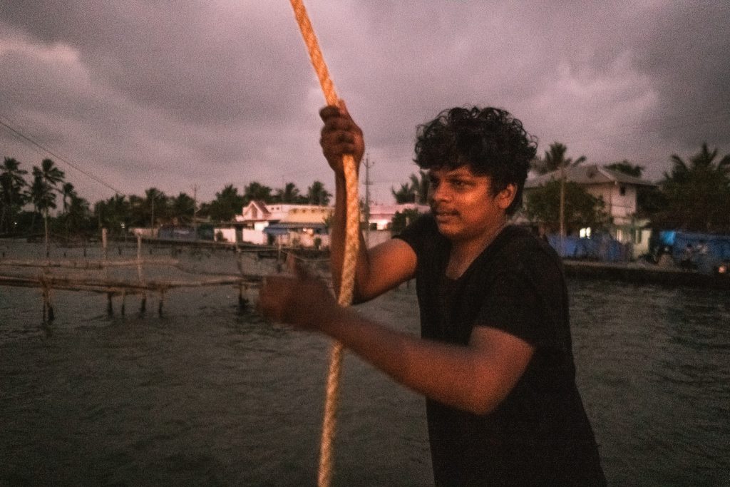 KERALA, THE GOD’S OWN COUNTRY, FISHING BETWEEN CHICANE AND ANCIENT CHINESE NETS