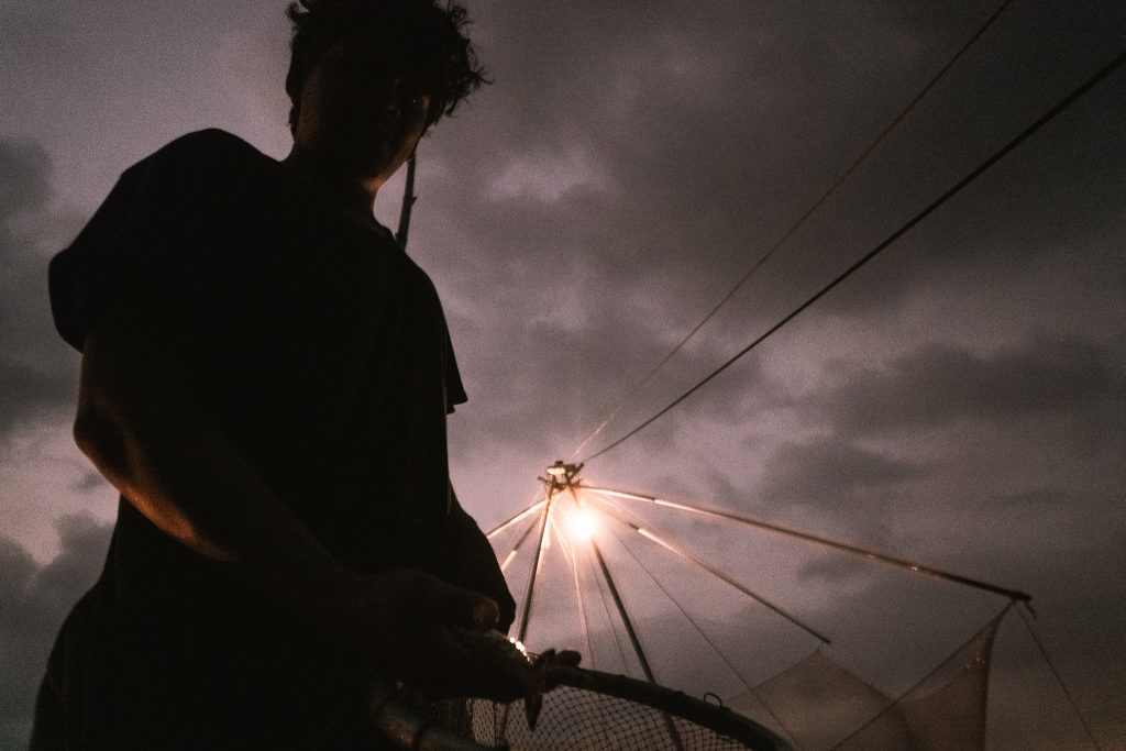 KERALA, GOD’S OWN COUNTRY, FISHING BETWEEN CHICANE AND ANCIENT CHINESE NETS